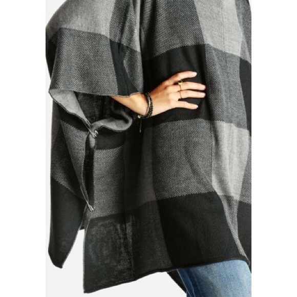 Noisy May O/S Edgy, Light, Asymmetrical Poncho with Silver Clip Detail - Picture 3 of 6